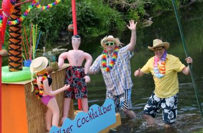 Badewannenrennen Rsrath: Teilnehmer (Bild: Robert Scheuermeyer)