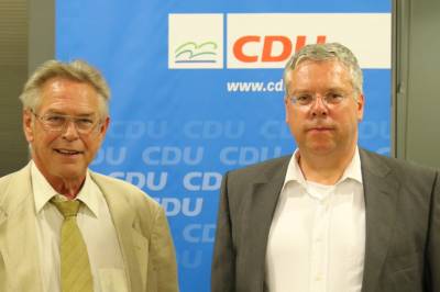 Holger Mller mit Jrgen Hardt (Bild: Robert Scheuermeyer)