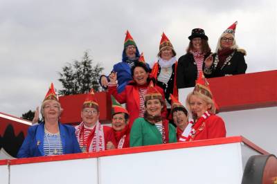 Frauen Union: Jecke Wiever beim Rsrather Rosenmontagszug (27.02.2017) - Frauen Union: Jecke Wiever beim Rösrather Rosenmontagszug (27.02.2017)