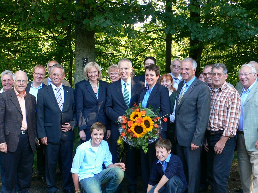 Kreismitgliederversammlung der CDU RBK stellt Dr. H.J. Tebroke (Mitte mit Gattin) zum Landratskandidaten auf