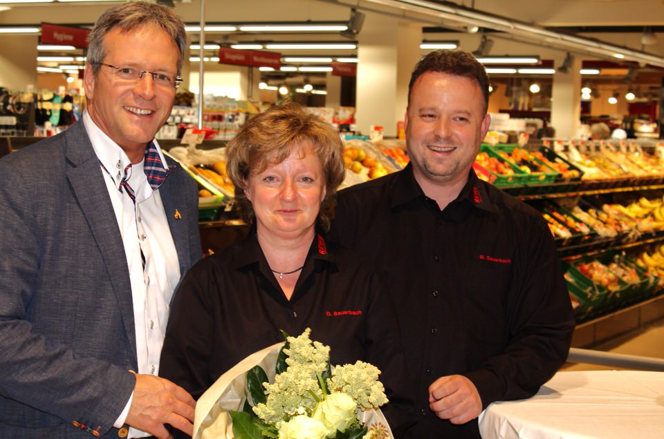 BM Marcus Mombauer mit Familie Sauerbach (Bild: Robert Scheuermeyer)