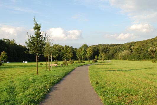 Ein Spaziergang ber den neuen Rad-Gehweg in der Slzaue zeigt die naturnahe Lage unserer Stadt